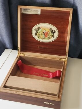 Romeo Y Julieta Aniversario Robusto EMPTY Wood Cigar Box 130th Edition Inserts